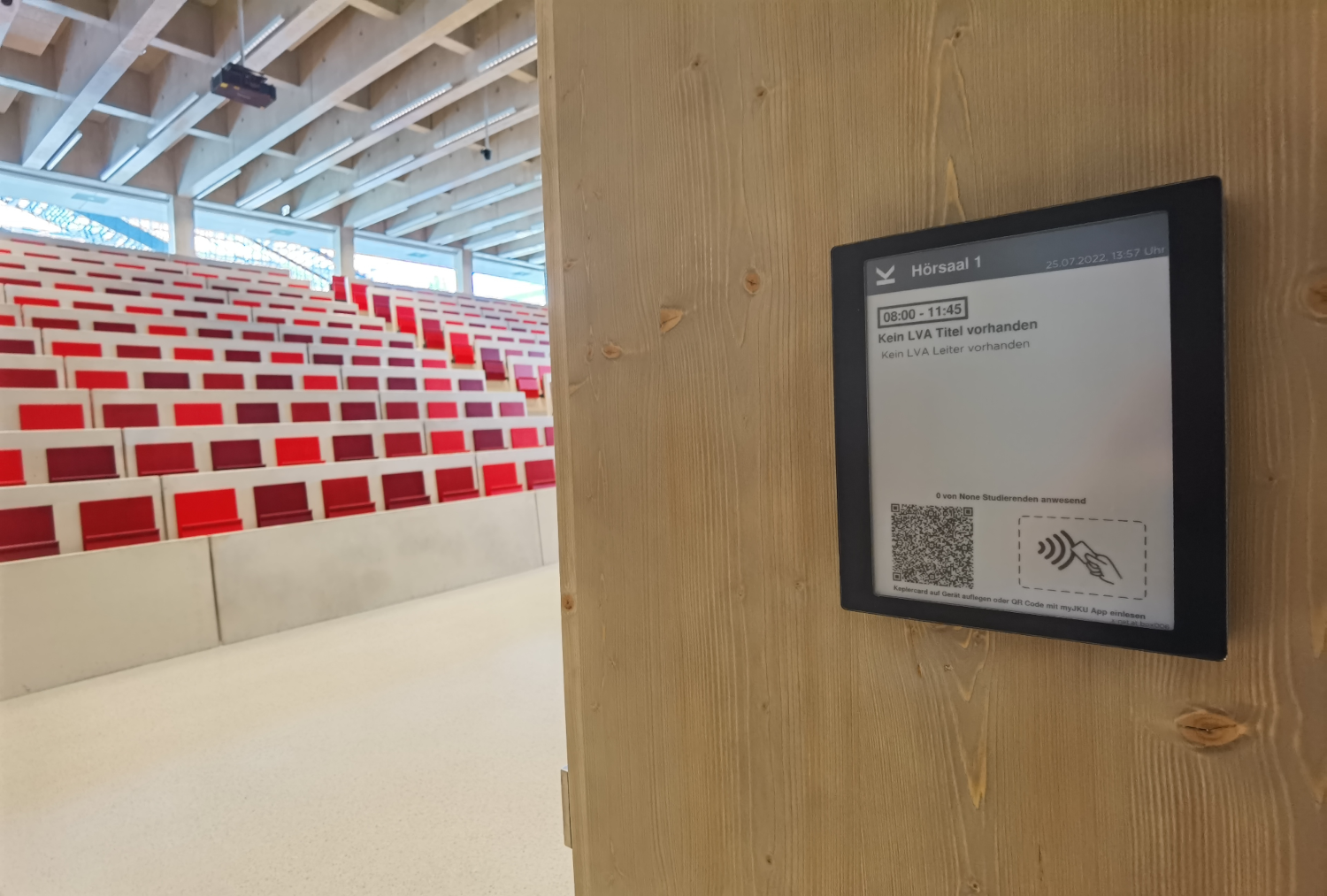 CARDEA-Box in einem Hörsaal der MED Uni Linz
